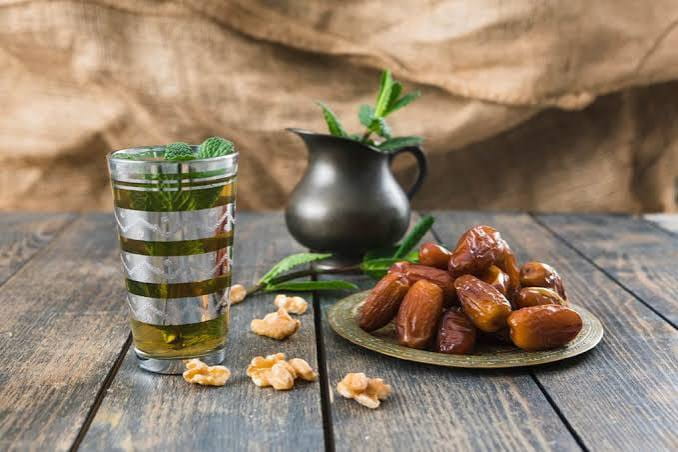 تصویر 3 از خرما زاهدی زرد خوش خوراک با دانه های درشت و ظاهر طبیعی